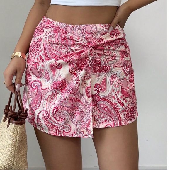 Boho Paisley Floral Print Twist Detail Mini Skort - Picture 2 of 3
